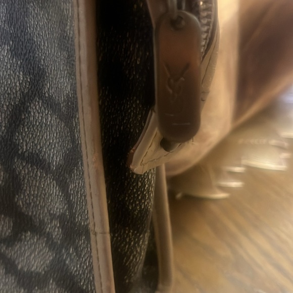 YSL Clutch - Picture 4 of 6